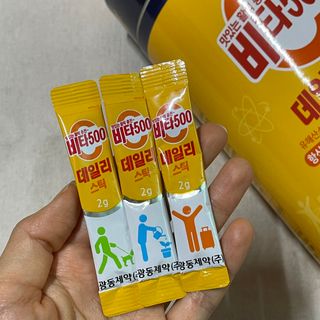 광동생활건강 [광동] 제니비타민C 비타500데일리스틱 180포+제니등신대+제니스티커 — 5점을 준 리뷰어가 2021년 12월 올린 사용 사진