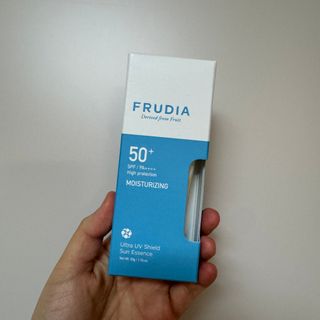 나우 [후르디아] 백탁NO! 화잘먹 수분광 선 에센스✨ — 5점을 준 리뷰어가 2025년 3월 올린 사용 사진