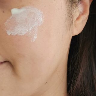 [스킨1004] 마다가스카르 센텔라 히알루-시카 워터핏 선세럼 50ml — 5점을 준 리뷰어가 2024년 5월 올린 사용 사진