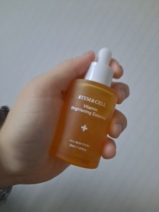 체르엠 스템앤셀 비타민 브라이트닝 에센스 30ml 1개 — 5점을 준 리뷰어가 2022년 3월 올린 사용 사진