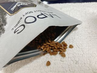 [푸디웜] 라포그 리얼인섹트 소프트키블 스킨 1KG — 5점을 준 리뷰어가 2022년 9월 올린 사용 사진