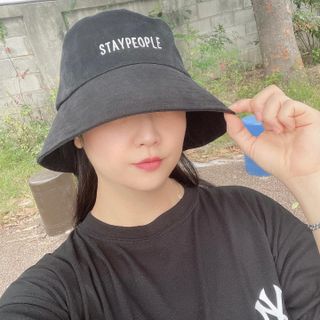 [스테이피플] STAYPEOPLE BUCKET HAT (BLACK) — 5점을 준 리뷰어가 2022년 9월 올린 사용 사진