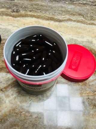 Swisse 스위스 고함량 프로폴리스 2,000mg 210정 — 5점을 준 리뷰어가 2021년 11월 올린 사용 사진