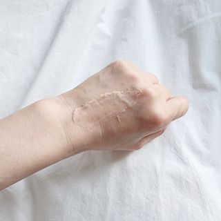 UVX 퀀텀 새턴 버블리 선세럼 — 5점을 준 리뷰어가 2024년 1월 올린 사용 사진