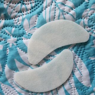 건강누리인터내셔날 레아라 다이아포스 슬리핑 아이패치 골드 & 물광 아이패치 [14회분/총 28매] — 5점을 준 리뷰어가 2022년 7월 올린 사용 사진