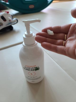[닥터문] 프리미엄 알로에베라 선크림 500ml — 5점을 준 리뷰어가 2022년 6월 올린 사용 사진