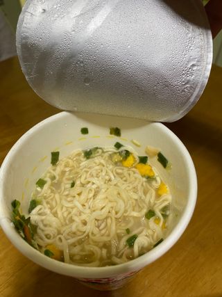 NISSIN 닛신 컵누들  4종 - 씨푸드오리지날, 씨푸드 스파이시, 씨푸드 커리, 씨푸드 XO소스 — 5점을 준 리뷰어가 2022년 2월 올린 사용 사진
