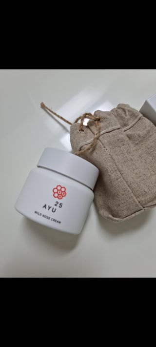 AYU25[아유트웬티파이브]다마스크로즈워터 베이스 천연 수분 촉촉 크림 — 5점을 준 리뷰어가 2021년 4월 올린 사용 사진