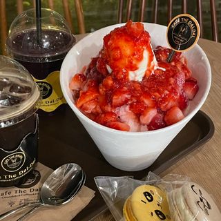 카페 더달달 [카페더달달 ] 빙수 택 1 + 음료 2잔 + 마카롱2개 — 5점을 준 리뷰어가 2021년 7월 올린 사용 사진