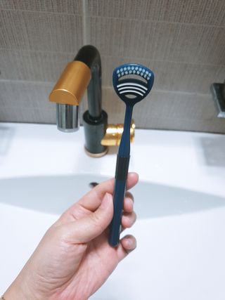 크리오 클리어스 혀백태제거 구취관리 혀클리너 — 5점을 준 리뷰어가 2021년 2월 올린 사용 사진