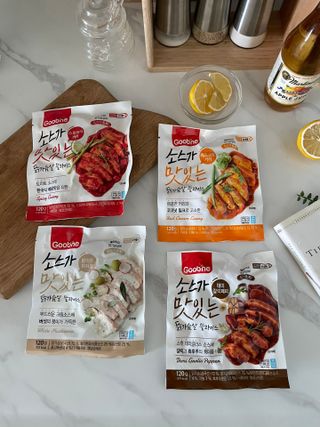 굽네몰 [굽네] 소스가 맛있는 닭가슴살 슬라이스 4종 — 5점을 준 리뷰어가 2021년 5월 올린 사용 사진