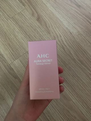 AHC 아우라 시크릿 톤업 벨벳 — 5점을 준 리뷰어가 2021년 4월 올린 사용 사진