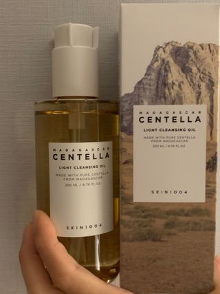 스킨1004 [SKIN1004] 마다가스카르 센텔라 라이트 클렌징 오일 200ml — 5점을 준 리뷰어가 2024년 8월 올린 사용 사진