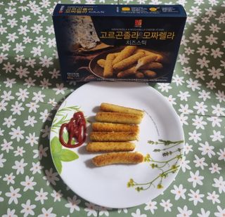 디케이식품(주) 고르곤졸라&모짜렐라 치즈스틱 400g — 5점을 준 리뷰어가 2023년 3월 올린 사용 사진