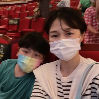 JHWORLD 스누피 마스크 정품 스누피 KF-AD 국내 비말차단 아동용 성인용 일회용 덴탈마스크 50매 — 5점을 준 리뷰어가 2021년 8월 올린 사용 사진