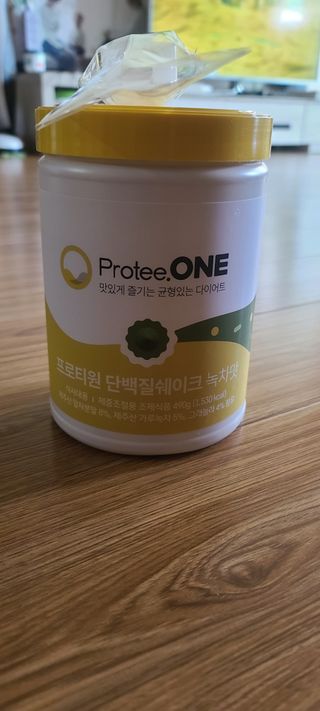 프로티원 단백질쉐이크 녹차맛 2주분 1통+보틀 — 5점을 준 리뷰어가 2021년 4월 올린 사용 사진