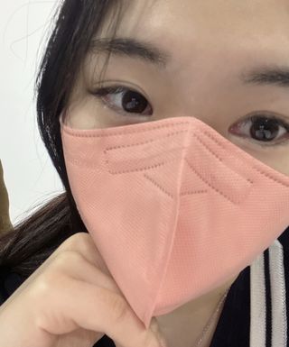 애니가드 셋업마스크 4컬러 각 10매입 [크리미베이지, 캐시미어로즈, 초콜렛브라운, 미드나잇네이비] — 4.5점을 준 리뷰어가 2022년 2월 올린 사용 사진