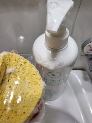 [닥터문] 센텔라 시카케어 화이트머스크 바디워시 1000ml — 5점을 준 리뷰어가 2023년 8월 올린 사용 사진