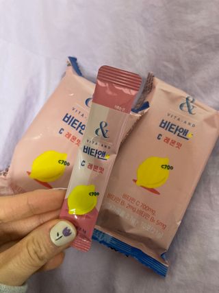비타앤C 레몬맛, 망고맛 — 5점을 준 리뷰어가 2021년 4월 올린 사용 사진
