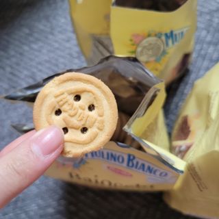 바릴라 몰리노비앙코 쿠키 3종_판디스텔라,쿠오리치니,바이오치 — 5점을 준 리뷰어가 2022년 1월 올린 사용 사진