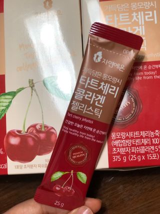자연에온 가득담은 몽모랑시 타트체리 콜라겐 젤리스틱 — 3점을 준 리뷰어가 2021년 1월 올린 사용 사진