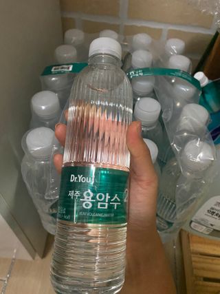 닥터유 제주용암수 닥터유 용암수 — 4점을 준 리뷰어가 2021년 8월 올린 사용 사진