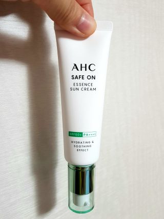 [AHC] 세이프온 에센스 선크림 올리브영 스페셜 증정 기획세트 — 5점을 준 리뷰어가 2022년 6월 올린 사용 사진