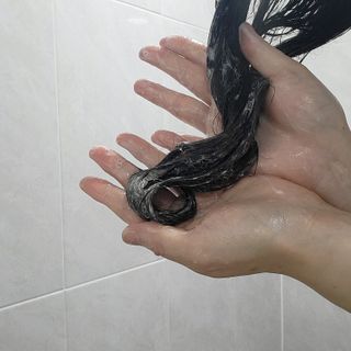 ★N쇼핑 헤어팩 1위★ 리하 에그 화이트 극손상 무실리콘 트리트먼트 헤어팩 — 5점을 준 리뷰어가 2022년 6월 올린 사용 사진