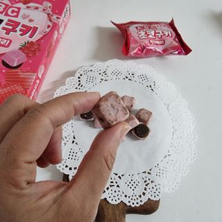 롯데제과 ABC초코쿠키 핑크베리 — 5점을 준 리뷰어가 2021년 2월 올린 사용 사진