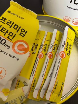 서울약사신협 프리미엄비타민C1000_2.5G x 100포 — 5점을 준 리뷰어가 2021년 5월 올린 사용 사진
