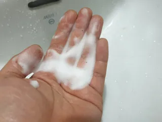 [포레스트스토리] 탈모증상완화 샴푸 1,000ml — 4점을 준 리뷰어가 2022년 3월 올린 사용 사진