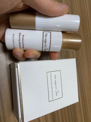 더사가오브수 [사가수] 효혜윤 보태니컬 에너지 에센스인로션 20ml /아이포올 스틱 3g — 5점을 준 리뷰어가 2023년 2월 올린 사용 사진