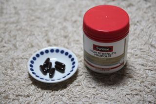 Swisse 스위스 고함량 프로폴리스 2,000mg 210정 — 5점을 준 리뷰어가 2021년 2월 올린 사용 사진