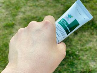랑벨 랑바이오 블랙 시카 크림 50ml(블랙비 프로폴리스, 시카 4종, 판테놀 10 함유) — 5점을 준 리뷰어가 2022년 6월 올린 사용 사진