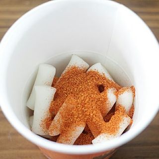 유비쿡 컵떡볶이 매운컵떡볶이2개/ 짜장컵떡볶이 2개  총 4개세트 — 5점을 준 리뷰어가 2021년 4월 올린 사용 사진