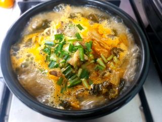 요리반상회 용문해장국 2팩 + 뚝배기 1개 — 4점을 준 리뷰어가 2021년 3월 올린 사용 사진