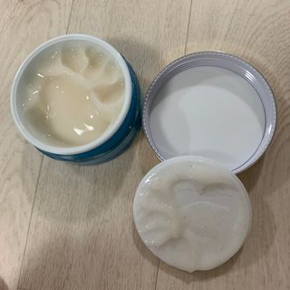 비엠비코 퀸79 노블 골드 아쿠아 크림 — 5점을 준 리뷰어가 2021년 5월 올린 사용 사진
