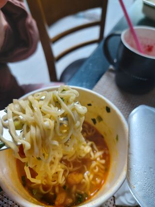 NISSIN 닛신 컵누들  4종 - 씨푸드오리지날, 씨푸드 스파이시, 씨푸드 커리, 씨푸드 XO소스 — 5점을 준 리뷰어가 2022년 4월 올린 사용 사진