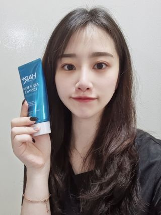 [헤어플러스] 아쿠아본드 수분샴푸/트리트먼트/크림에센스/오일에센스 4종 SET — 5점을 준 리뷰어가 2021년 7월 올린 사용 사진