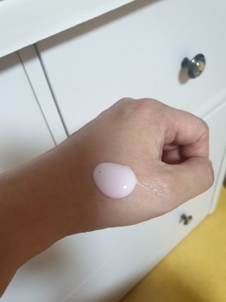 난나 살몬 스파이더 검버섯 미백 톤업 화이트닝 연어 앰플 크림 300ml 대용량 — 5점을 준 리뷰어가 2022년 8월 올린 사용 사진
