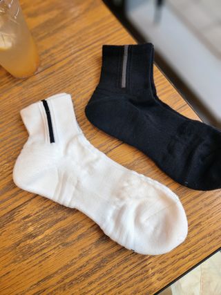 [사이즈가 있는 양말 필로이] 남자 골프 스포츠 발목 양말 2족 세트【 S, M, L, XL】4가지 사이즈 — 5점을 준 리뷰어가 2022년 8월 올린 사용 사진