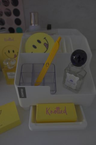 창신리빙 프랑코 멀티 메이크업 홀더 — 5점을 준 리뷰어가 2023년 2월 올린 사용 사진