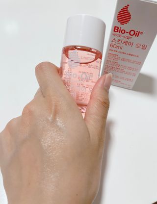바이오오일 [바이오-오일] 스킨케어 오일 내추럴 60ml — 4.5점을 준 리뷰어가 2021년 6월 올린 사용 사진