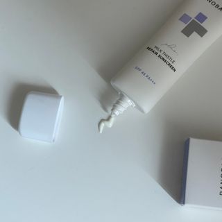 바노바기 코스메틱 바노바기 밀크씨슬 리페어 시카 선스크린 플러스 50ml — 5점을 준 리뷰어가 2023년 2월 올린 사용 사진