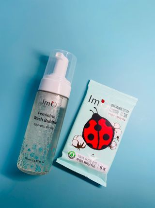아임오 페미닌워시 150ML + 페미닌티슈6입 + 아임오스티커 + 쿠폰북 — 4.5점을 준 리뷰어가 2021년 10월 올린 사용 사진