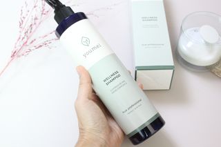 유메이 웰니스 샴푸 + 유메이 스칼프 브러쉬 — 5점을 준 리뷰어가 2021년 12월 올린 사용 사진