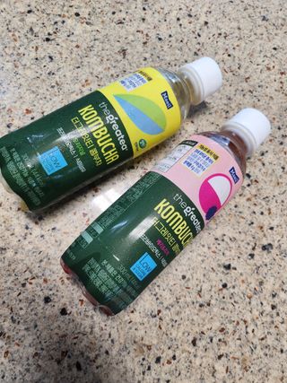 더그레잇티 콤부차 [매일유업] 더그레잇티 44kcal 콤부차 300ml *12개입 (오리지널 6개+베리리치 6개) — 2점을 준 리뷰어가 2023년 8월 올린 사용 사진