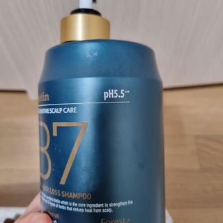[포레스트스토리] 탈모증상완화 샴푸 1,000ml — 5점을 준 리뷰어가 2022년 8월 올린 사용 사진