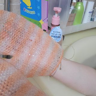 벨먼 내추럴스파 수분광채 스크럽 바디워시 600ml 5종 — 5점을 준 리뷰어가 2022년 5월 올린 사용 사진