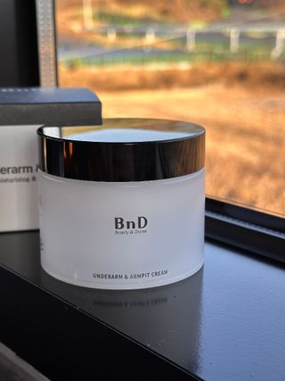 비엔디 2NOW[한글]]BnD 바디 미백 겨드랑이 크림 — 5점을 준 리뷰어가 2024년 12월 올린 사용 사진
